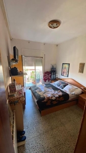 Piso con 4 habitaciones, balcón, ascensor y exterior! en Hospitalet de Llobregat (L´)