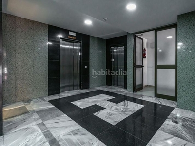 Piso con ascensor y parking en Las Tablas Madrid