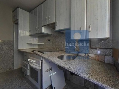 Piso , con una superficie construida de 62 m2, distribuidos en dos habitaciones, salón-comedor, cocina y un aseo y un baño completo. en Madrid