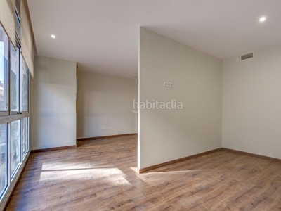 Piso en carrer de sardenya piso con 2 habitaciones con ascensor en Barcelona