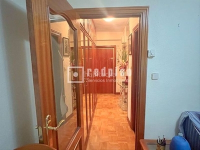 Piso precioso piso de 2 dormitorios. en San Pascual Madrid