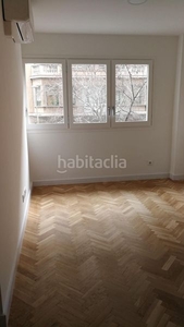 Piso precioso piso luminoso y reformado en venta en Barcelona
