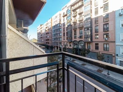 Piso se vende vivienda de 4 habitaciones en ruzafa en Valencia