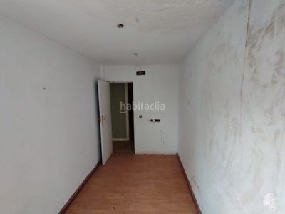 Piso tercero con 4 habitaciones en Simancas Madrid