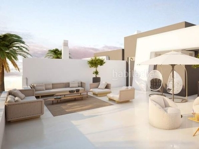 Planta baja con 2 habitaciones con parking y aire acondicionado en Marbella