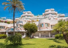 Apartamento espectacular piso en puerto banus edf gray d'albion en Marbella