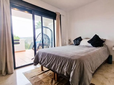 Apartamento espectacular apartamento 2 dormitorios en club golf doña julia, manilva, costa del sol. en Casares
