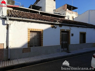 Сasa con terreno en venta en la Calle Calderín Bajo' Linares