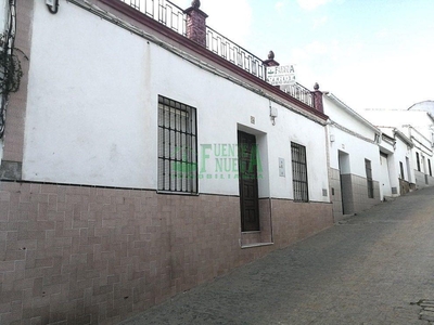 Сasa con terreno en venta en la Calle Santa Cruz' Segura de León