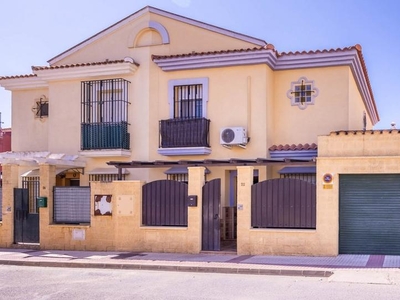 Casa adosada en venta en Los Alcornocales, Bollullos de la Mitación