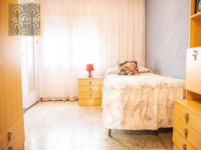 Casa increible casa de dos viviendas perfecta para dos familias con terrazas y vistas a mar en Mataró
