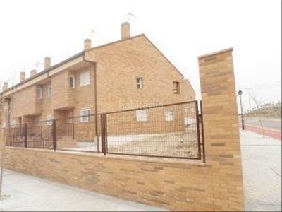 Casa pareada chalet de esquina con atico en Urbanización El Mediterráneo Arroyomolinos