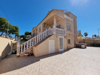 Chalet en venta en Los Balcones, Alicante