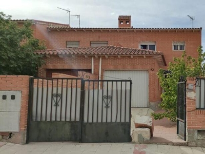 Chalet independiente con terreno en venta en la Calle de Altames' Lominchar