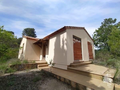 Chalet independiente con terreno en venta en la Carrer del Llac' Pontons