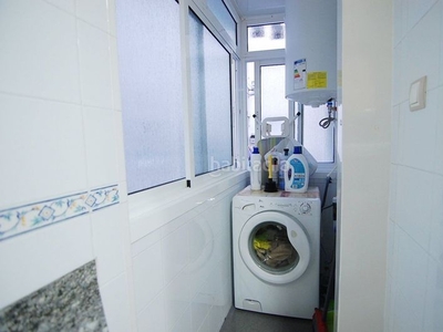 Piso bº llefia baja 2 dormitorios, cocina y baño prácticamente nuevos. en Badalona