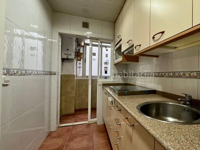 Piso con 2 habitaciones amueblado con ascensor y aire acondicionado en Hospitalet de Llobregat (L´)
