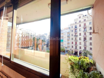 Piso con 2 habitaciones con ascensor, parking y aire acondicionado en Barcelona