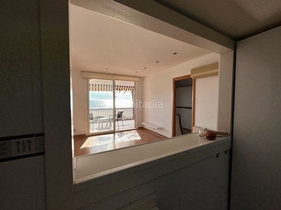 Piso con 3 habitaciones con ascensor, calefacción, aire acondicionado y vistas al mar en Sitges