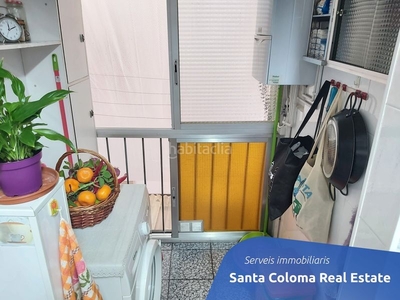 Piso con 3 habitaciones con ascensor y aire acondicionado en Santa Coloma de Gramenet