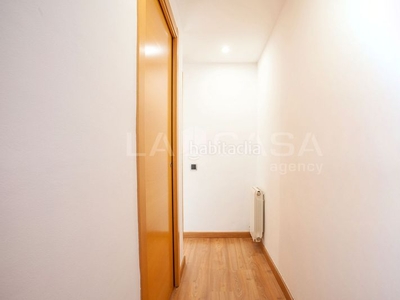 Piso con 3 habitaciones con ascensor y calefacción en Barcelona