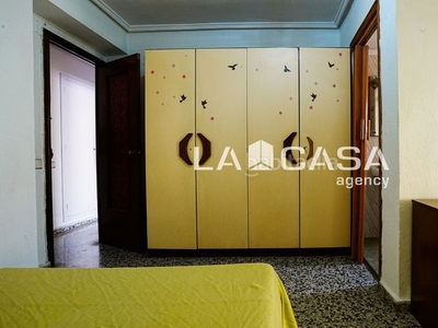 Piso con 4 habitaciones con ascensor en La Bega Baixa - Plaza Xúquer Valencia