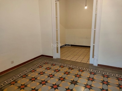 Piso con 4 habitaciones con ascensor y calefacción en Barcelona