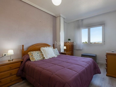 Piso de cuatro dormitorios en torreaguera en Murcia