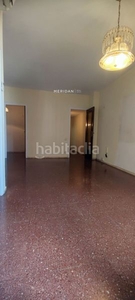 Piso en venta , con 84 m2, 4 habitaciones y 1 baños, ascensor, aire acondicionado y calefacción individual. en Barcelona