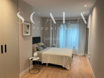 Piso en venta en madrid, con 170 m2, 3 habitaciones y 2 baños, piscina, garaje, ascensor, amueblado y aire acondicionado. en Barcelona