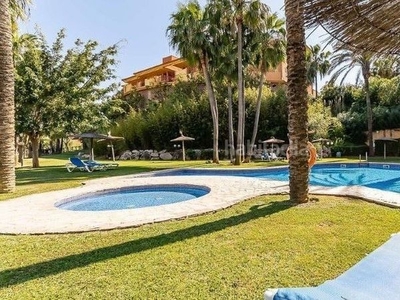 Piso viviendas 1 y 2 dormitorios en cabopino () en Marbella