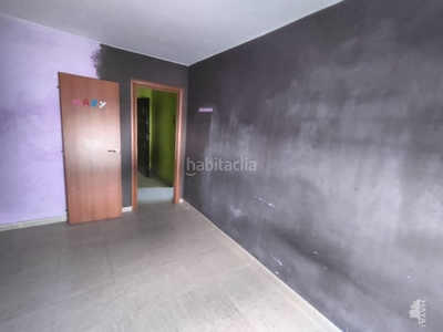 Piso tercero con 3 habitaciones y calefacción en Centre Reus