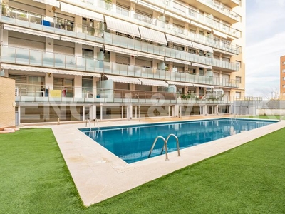 Planta baja en venta en Carrer de Narcís Oller, Llevant