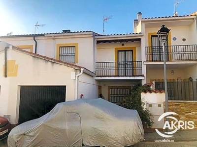 Сhalet adosado con terreno en venta en la Marrupe