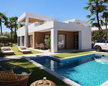 Villa con terreno en venta en la Avinguda Marina Baixa' la Cala de Finestrat