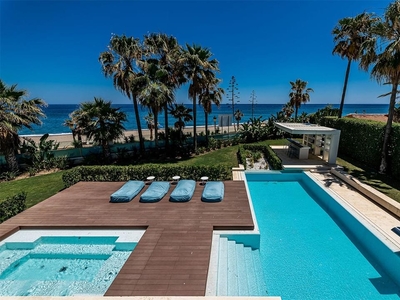 Villa con terreno en venta en la Bahía de Marbella' Marbella