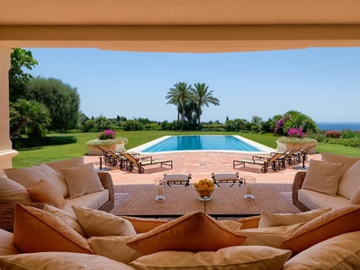 Villa con terreno en venta en la Calle Carlos Macintosh' Marbella