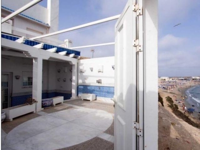 Villa con terreno en venta en la Carrer Arzola' Alicante