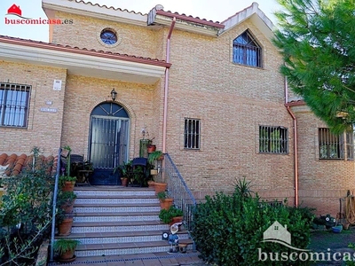 Villa con terreno en venta en la JA-5102' Linares