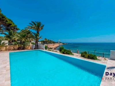 Villa con terreno en venta en la Paseo Marítimo de Punta Prima' Playa Flamenca I