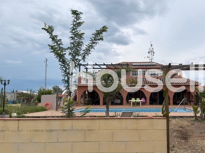 Chalet en venta en Carmona, Sevilla