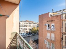 Venta Piso Granada. Piso de tres habitaciones Quinta planta con balcón