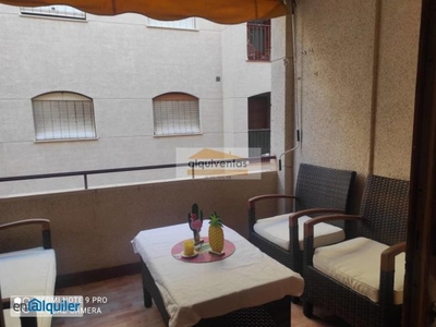 Alquiler de Piso 1 dormitorios, 1 baños, 0 garajes, Buen estado, en Almuñécar, Granada