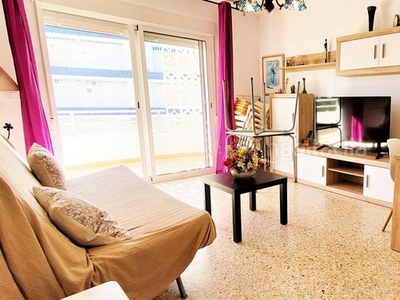 Apartamento coqueto apartamento con vistas al mar. en Piles