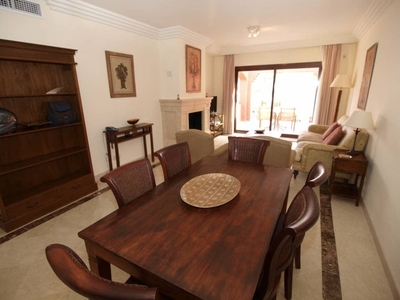 Apartamento en venta en La Dama de Noche - La Alzambra, Marbella, Málaga