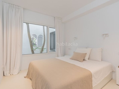 Apartamento frente al mar en nueva milla de oro en Estepona