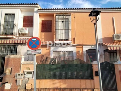 Casa adosada en venta en Avenida de Andalucía en Castilleja de Guzmán por 114.000 €