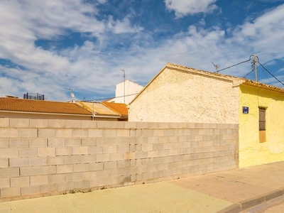 Casa adosada en venta en C/ Lo León, Pilar de la Horadada ciudad