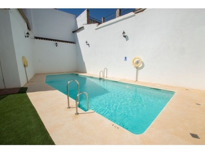 Casa Adosada junto a Alfaros, con piscina