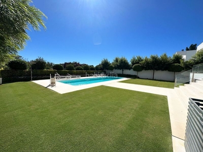 Casa con 4 habitaciones con piscina y aire acondicionado en Estepona